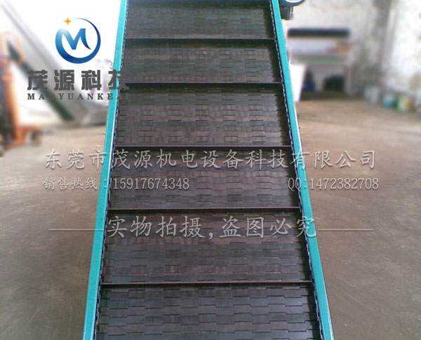 上斜輸送機